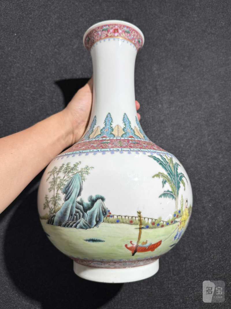 民国 粉彩婴戏图玉堂春瓶一对 - 图6